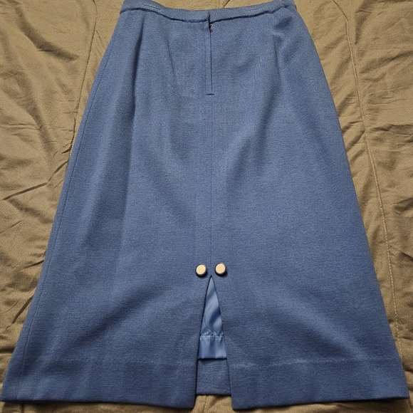 Suit - Picture 7 of 7